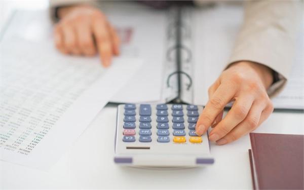 美媒:高通胀下婴幼儿用品价格飙升 美国低收入家庭“吃不消”