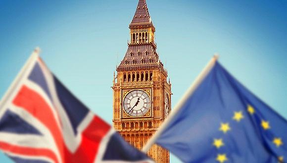 受美联储谨慎立场与美元走强拖累,黄金价格从历史高点小幅回落